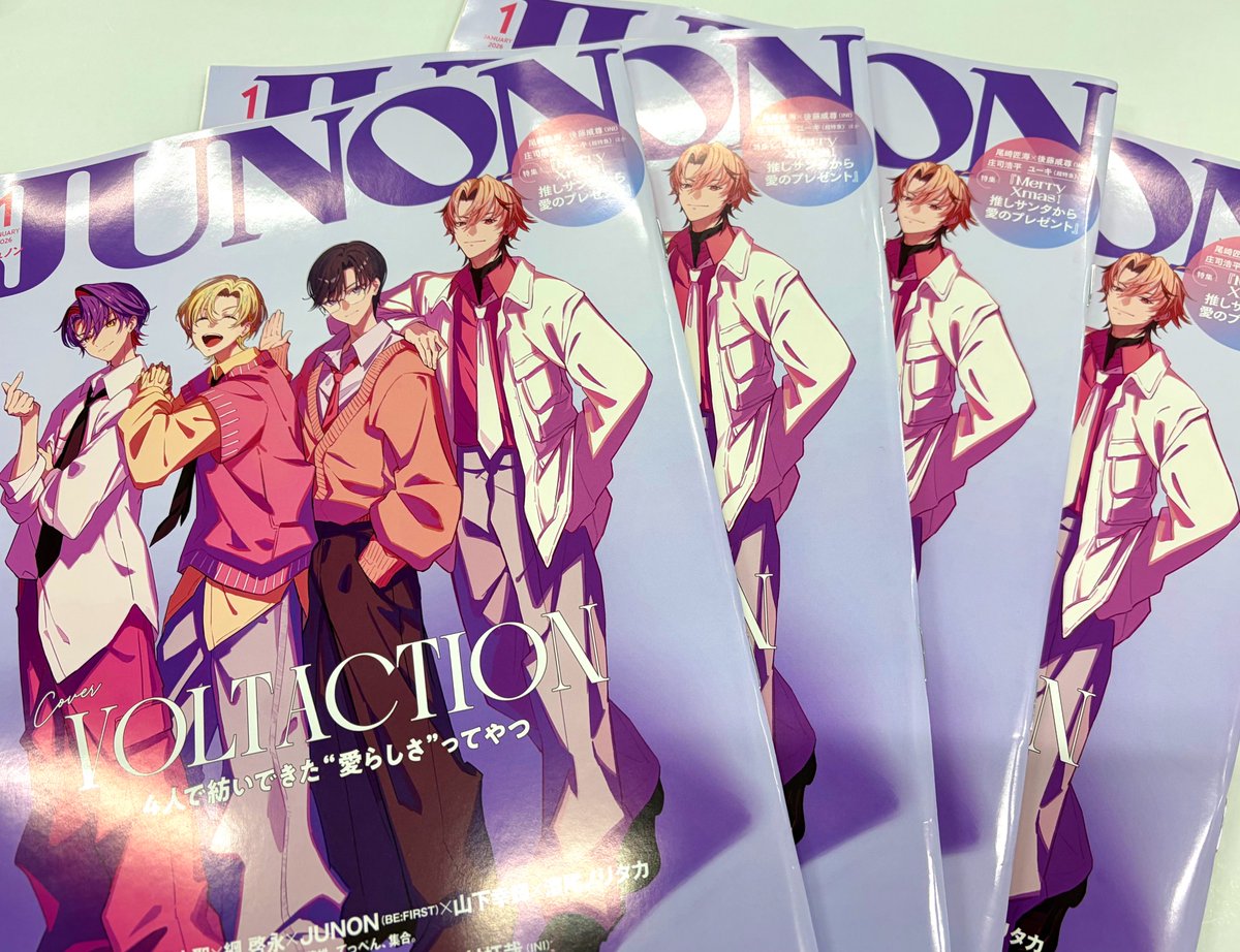 HMV_Mito's tweet photo. 【#VOLTACTION】
#JUNON 1月号 特別版が入荷しました📖
にじさんじ所属VTuber、
ダンスボーカルユニットの #ヴォルタ が
表紙と裏表紙に登場🎙️
2nd Mini Album『Seasons of LOVE?』の話や
#Zeffiro ,#Room4S の対談企画など、
“愛”や“絆”にまつわる話をギュッとお届け💗
#ヴォルタ春夏秋冬 https://t.co/0MCF6YKbFp