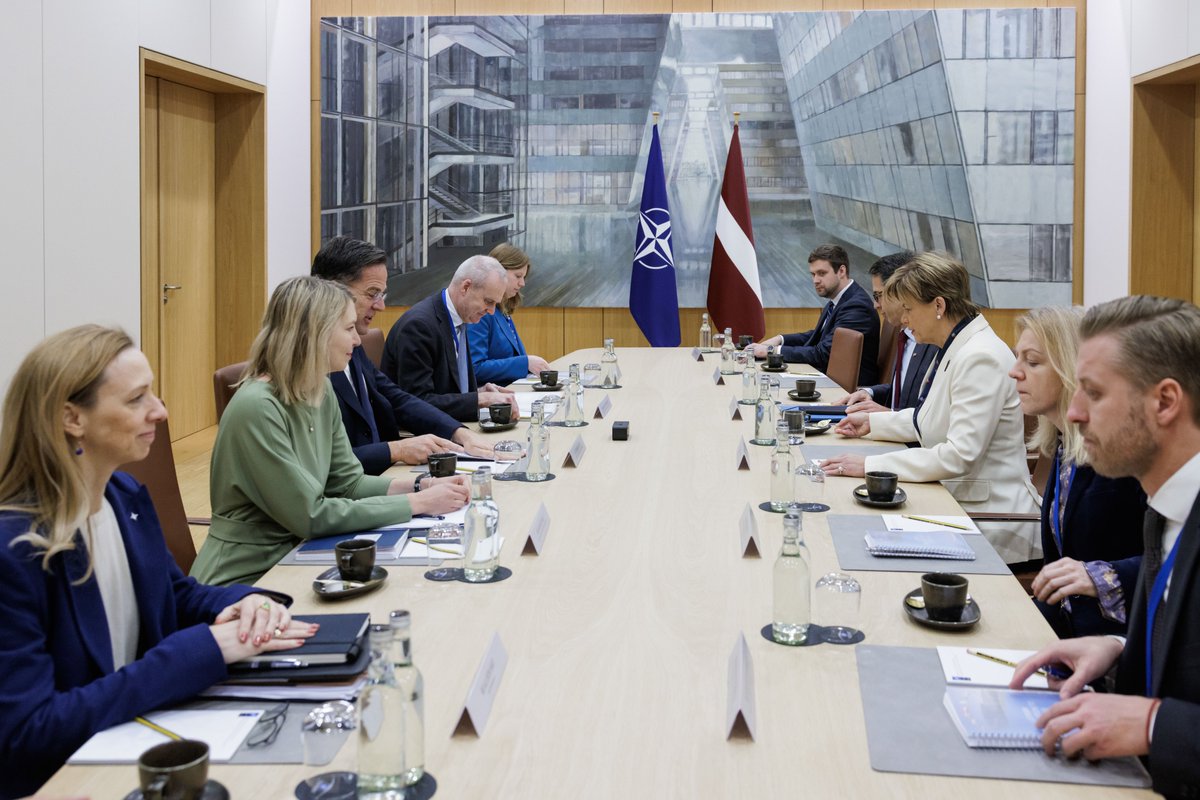 Latvia's 🇱🇻 Foreign Minister <a href="/Braze_Baiba/">Baiba Braže</a> and <a href="/SecGenNATO/">Mark Rutte</a> Mark Rutte discuss strengthening of <a href="/NATO/">NATO</a>’s presence in Latvia and the Alliance’s deterrence and defence capabilities, including the effectives implementation of decisions taken at the NATO Summit in The Hague, further
