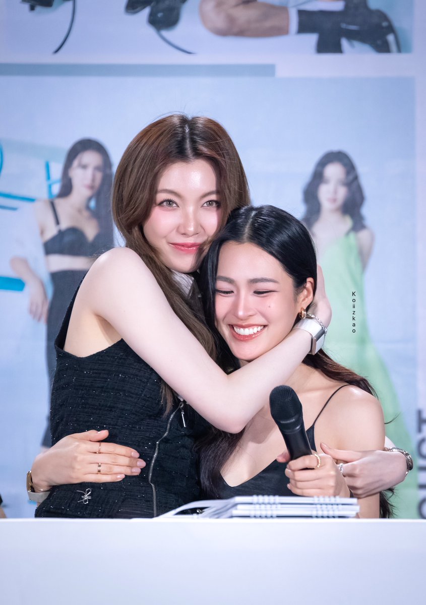 Koiiz9's tweet image. 🥰🥰🥰🥰🥰

LINGORM CH3 CALENDAR SIGN 
#หลิงออมปฏิทินช่อง3ปี2569 
#หลิงออม #LingOrm