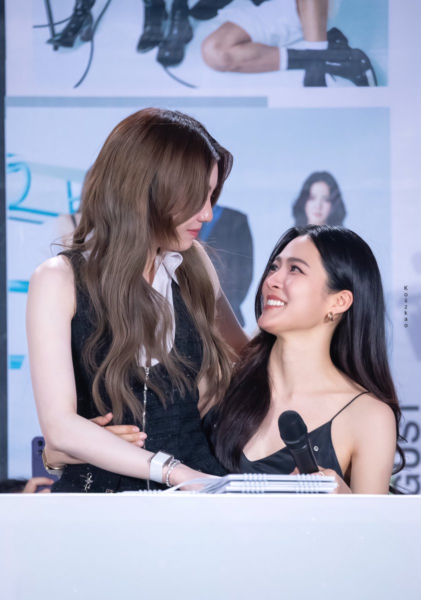 Koiiz9's tweet image. 🥰🥰🥰🥰🥰

LINGORM CH3 CALENDAR SIGN 
#หลิงออมปฏิทินช่อง3ปี2569 
#หลิงออม #LingOrm