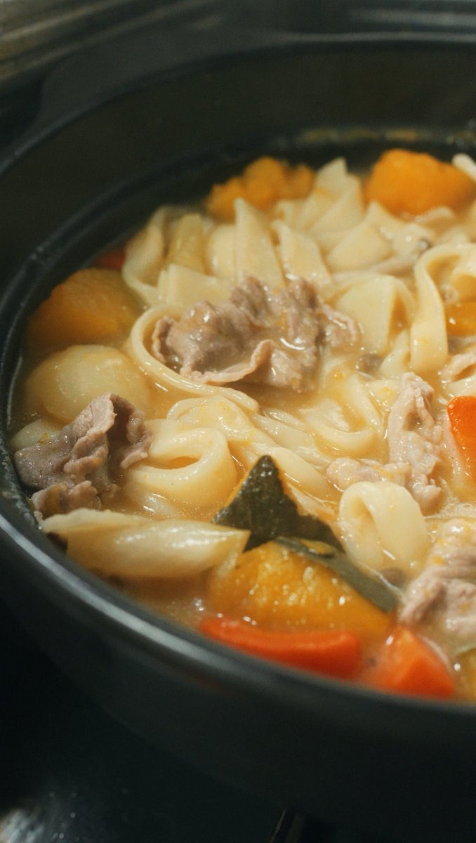 sudatch's tweet image. 2025.11.20 今日は県民の日！
1871年に甲府県から山梨県に改称された日🗻

肌寒い日も増えてきたので、ソウルフードのほうとうと甲州鳥もつ煮で温まりますか😮‍💨🍲