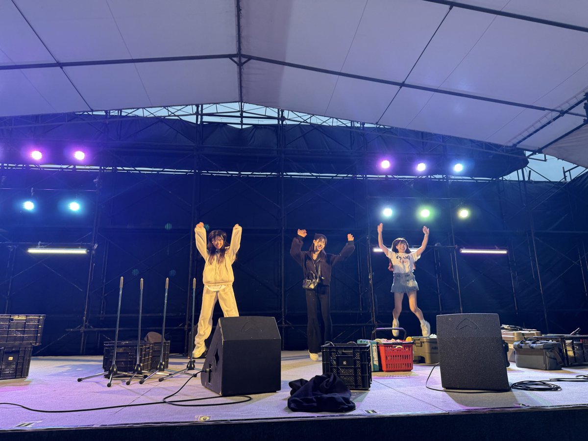 _MyDresscode_'s tweet image. 【出演情報】

📻 11/21(金)
FMいしがきサンサンラジオ
〜南の島のホットな情報〜
△▼△ サンサンモーニング △▼△

🕦 11:30〜11:45 のコーナーに
MyDresscode より 桜瀬もえ・喜多さりぃ・李優香 が出演いたします！

今回は 11/22(土)・23(日) 開催の
『石垣島 みーふぁいゆー祭』 に向けて、…