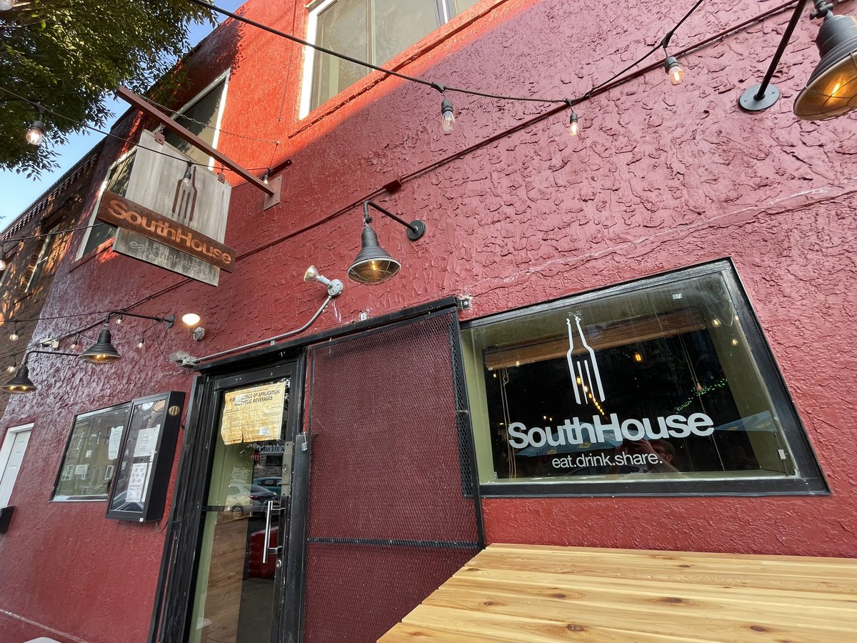 Giving you all ample heads up on this.

I’m back hosting quizzo at <a href="/SoHoPhilly/">SouthHouse</a> on December 10th at 7:30pm!

It’s half-off wing night, there’s plenty of beer to choose from and they’ll have whatever the game of the night is on the TVs.

Come out for a fun time on 12/10!