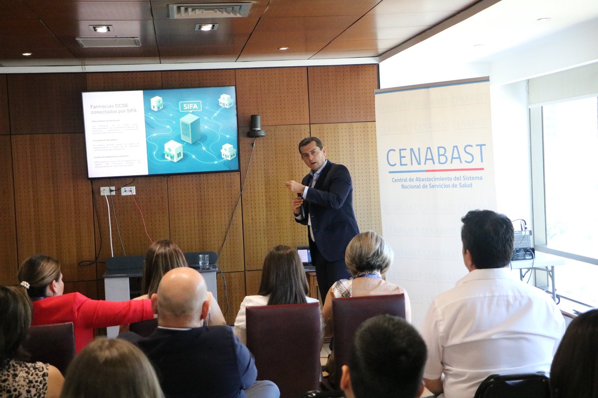 Ayer nos acompañó la ministra <a href="/ximenaguilera/">Ximena Aguilera</a> del <a href="/ministeriosalud/">Ministerio de Salud</a>, en un esencial intercambio de experiencias en la gestión de medicamentos de la <a href="/CCSSdeCostaRica/">CCSSdeCostaRica</a>, con sistemas que podrían fortalecer la salud de Chile. 💙✨