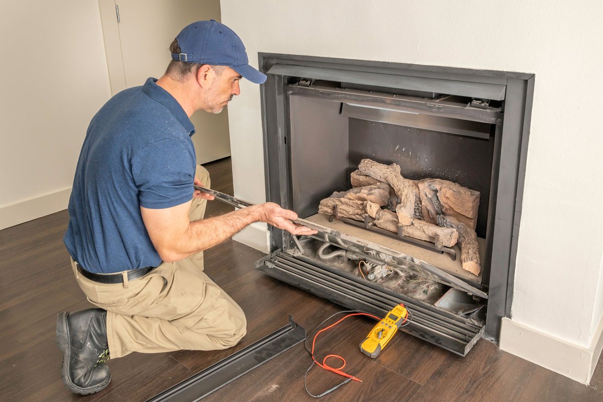 ¡Ha llegado el frío! ❄️🥶 Te explicamos cómo hacer una revisión correcta y puesta a punto de tu chimenea:

El mantenimiento de nuevo como herramienta fundamental de un elemento de nuestros edificios: Las chimeneas 🔥🔧✅

obrascongarantia.com/es/blog/read/m…