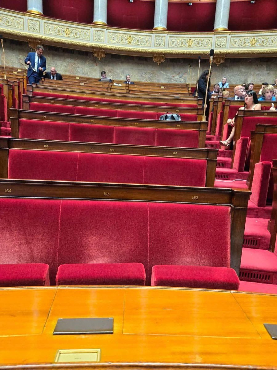 🚨🇫🇷🏛️ ALERTE INFO !

Yaël Braun-Pivet demande de CESSER de PUBLIER des PHOTOS montrant les BANCS VIDES de l’Assemblée nationale, afin de ne pas "STIGMATISER" les députés absents… 😅

(Le Parisien)
