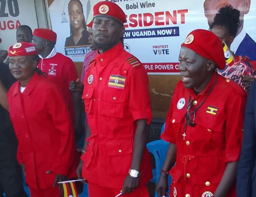Westniletodayn2's tweet image. #Westnilenews #KigeziNews NUP PRESIDENTIAL CANDIDATE ROBERT KYAGULANYI PROMISES NEW UGANDA westnilenews.com/?p=7915 @NUP_Ug @2008gomu @mktaibot22 @HEBobiwine @kamukamafredie @jalleerick82326 @AruaInfocenter @karamojanews22 @SabirMusa16 @Be_Matata @phifymuzic @AruaInfocenter