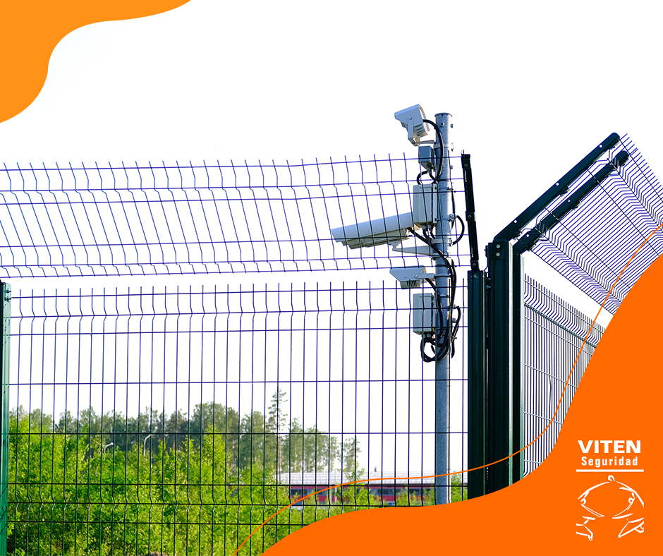 VitenSeguridad's tweet image. La seguridad perimetral es clave para proteger empresas e instituciones. 🏢🛡️
Nuestras cámaras  refuerzan accesos y permiten control continuo, minimizando riesgos.
Ofrecemos soluciones adaptadas a cada proyecto, desde pequeñas empresas hasta grandes superficies.
☎️ 91 498 73 04