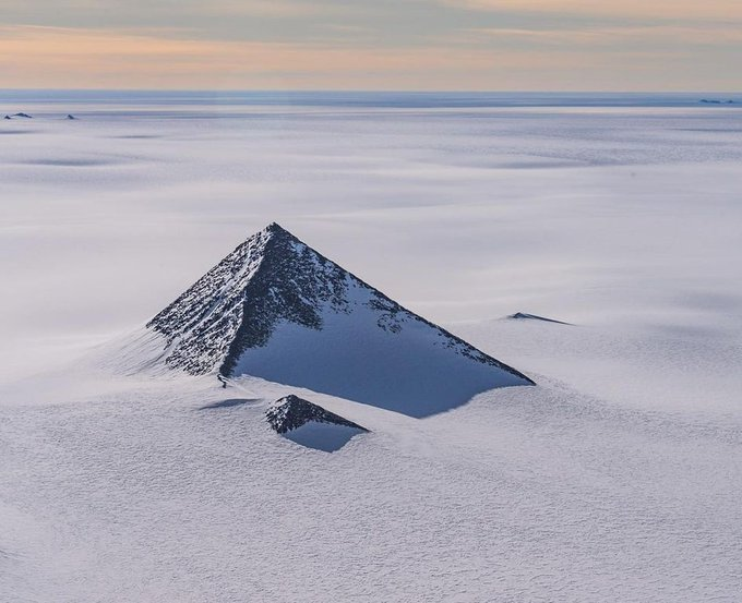 KnowledgeZoneIn's tweet image. #KnowledgeBit: A #Nunatak (from Inuit nunataq) is the summit or ridge of a mountain that protrudes from an ice field or glacier that otherwise covers most of the mountain or ridge. They often form natural pyramidal peaks.

knowledgezone.co.in/kbits/652e0d6f…