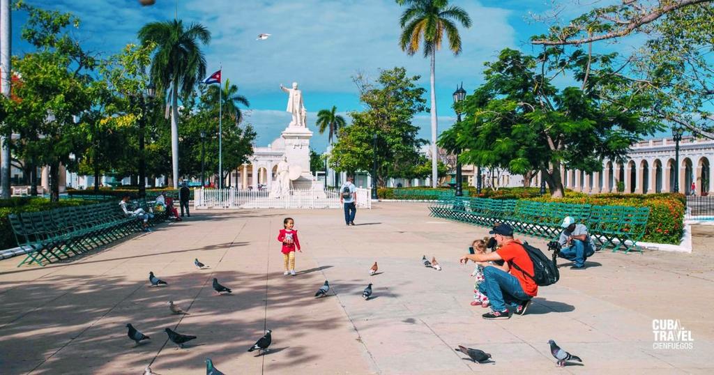 MMarreroCruz's tweet image. Muchas felicidades a todos los trabajadores que cada día se esfuerzan por continuar impulsando el turismo cubano desde cada rincón del país. 
Este sector es determinante para asegurar nuestro crecimiento económico. 

#UnidosXCuba