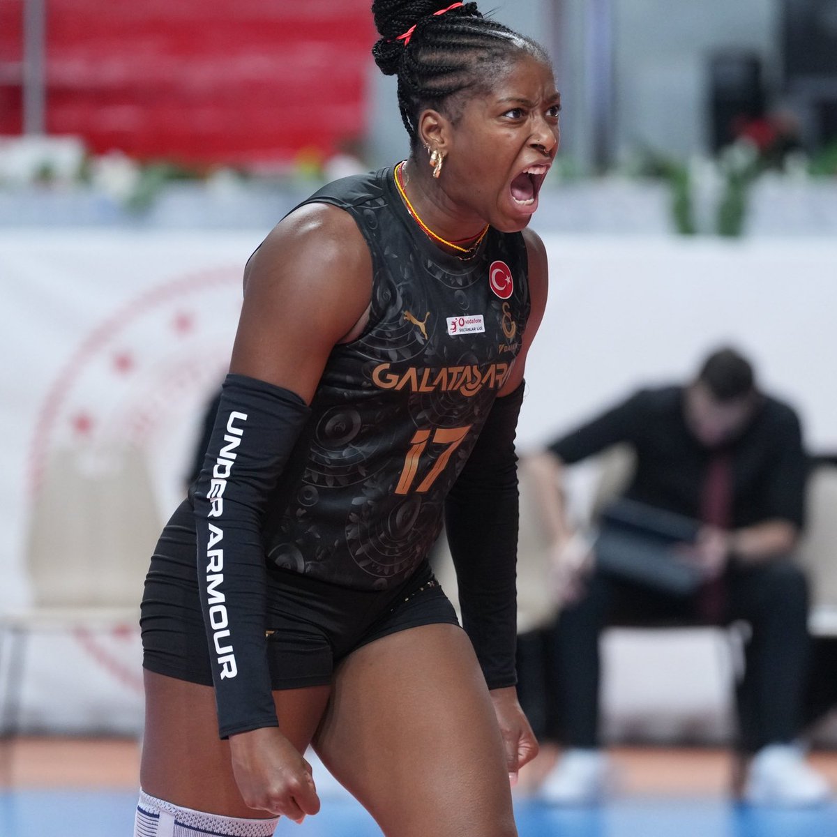 Myriam Sylla x Fenerbahçe – İLK 2 SET PERFORMANSI

🔥 8/16 (%50 hücum)
🎯 1 ace
📥 %50 PM – %22 MM (18 manşet)
💥 9 sayı – +6 WL
#Sylla