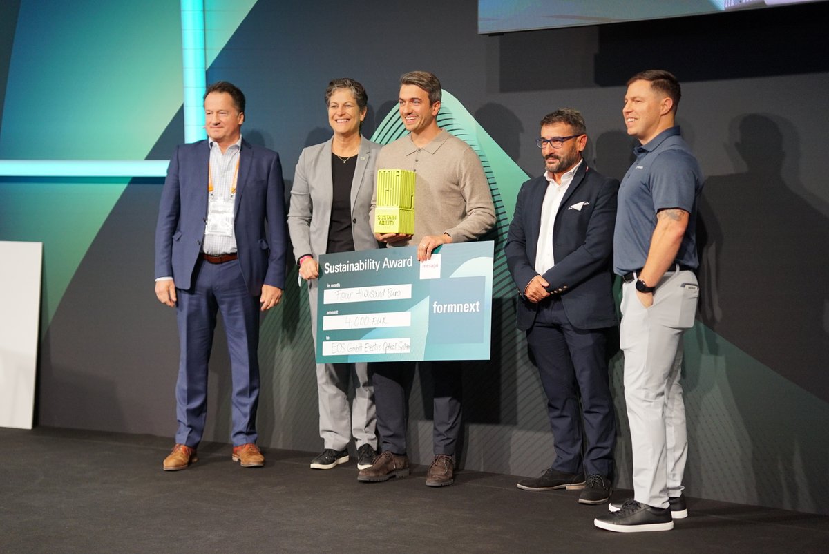 EOS3DPrinting's tweet image. We’ve done it! 🏆  

We&apos;ve been honored at #Formnext2025 with the #Sustainability Award for our RFS Pro - a breakthrough recirculating air filtration system that redefines how #additivemanufacturing handles reactive by-products. 🌍