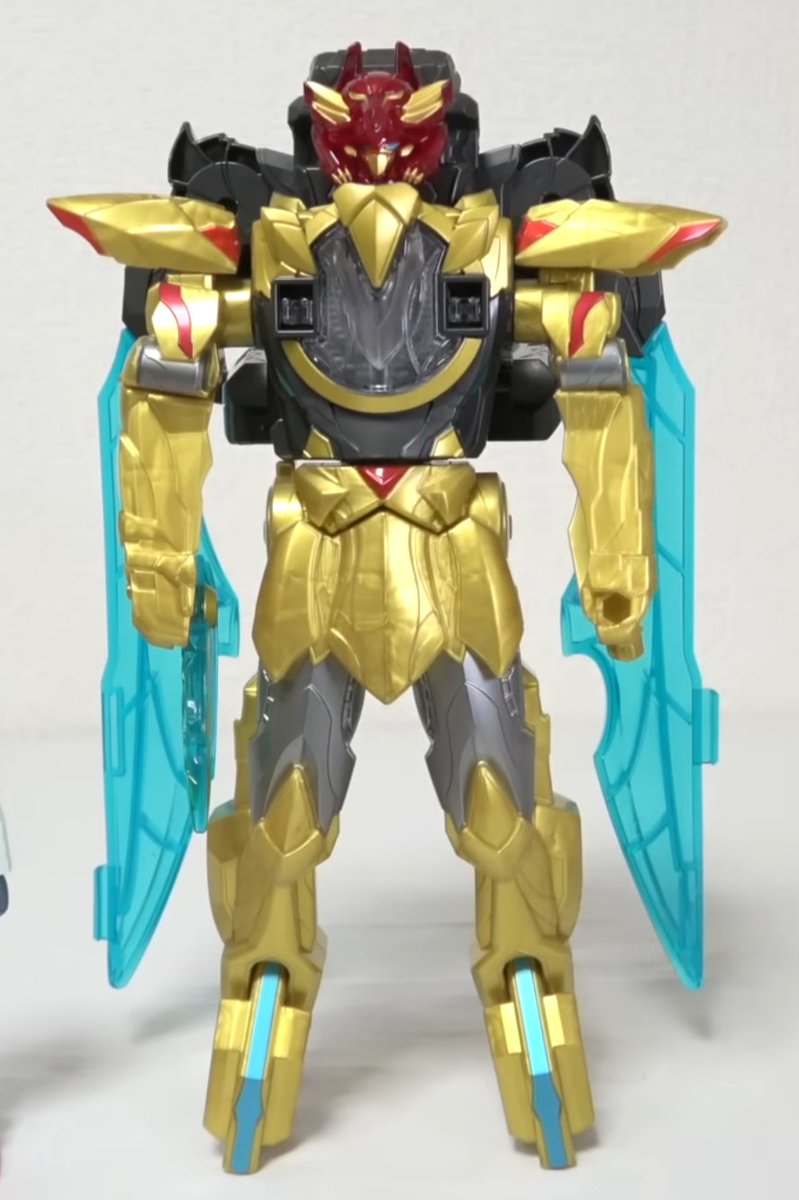 zetakai1219's tweet image. Boonboomger Robo does have leg rotation too, I&apos;ll at least give it that. And for what it is I&apos;ll admit he at least looks fine.

That off-center arm peg on Tegasword always bugged me