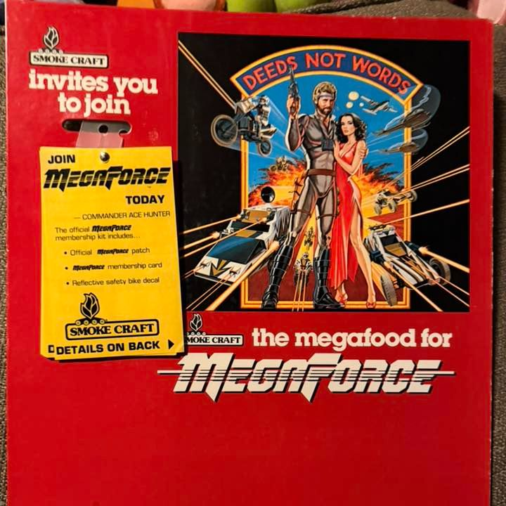 Plaidstallions's tweet image. From the Pod Stallions FB group, Kevin picked up this impressive MegaForce grocery store display, who knew the film had food tie-ins? #megaforce #plaidstallions
facebook.com/groups/podstal…