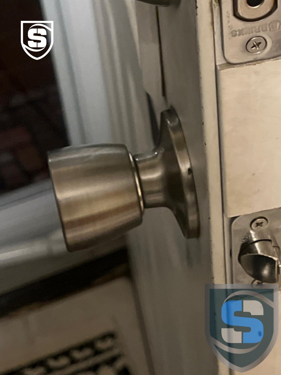 SureLockKey's tweet image. This photo shows a fresh rekey service we just completed for a new homeowner. It&apos;s a simple, fast, and affordable service that gives you total control and immediate peace of mind.

Call us at (855) 909 - 4011
Sure Lock &amp;amp; Key 💙
surelockkey.com

#Locksmith #DoorLock #Rekey