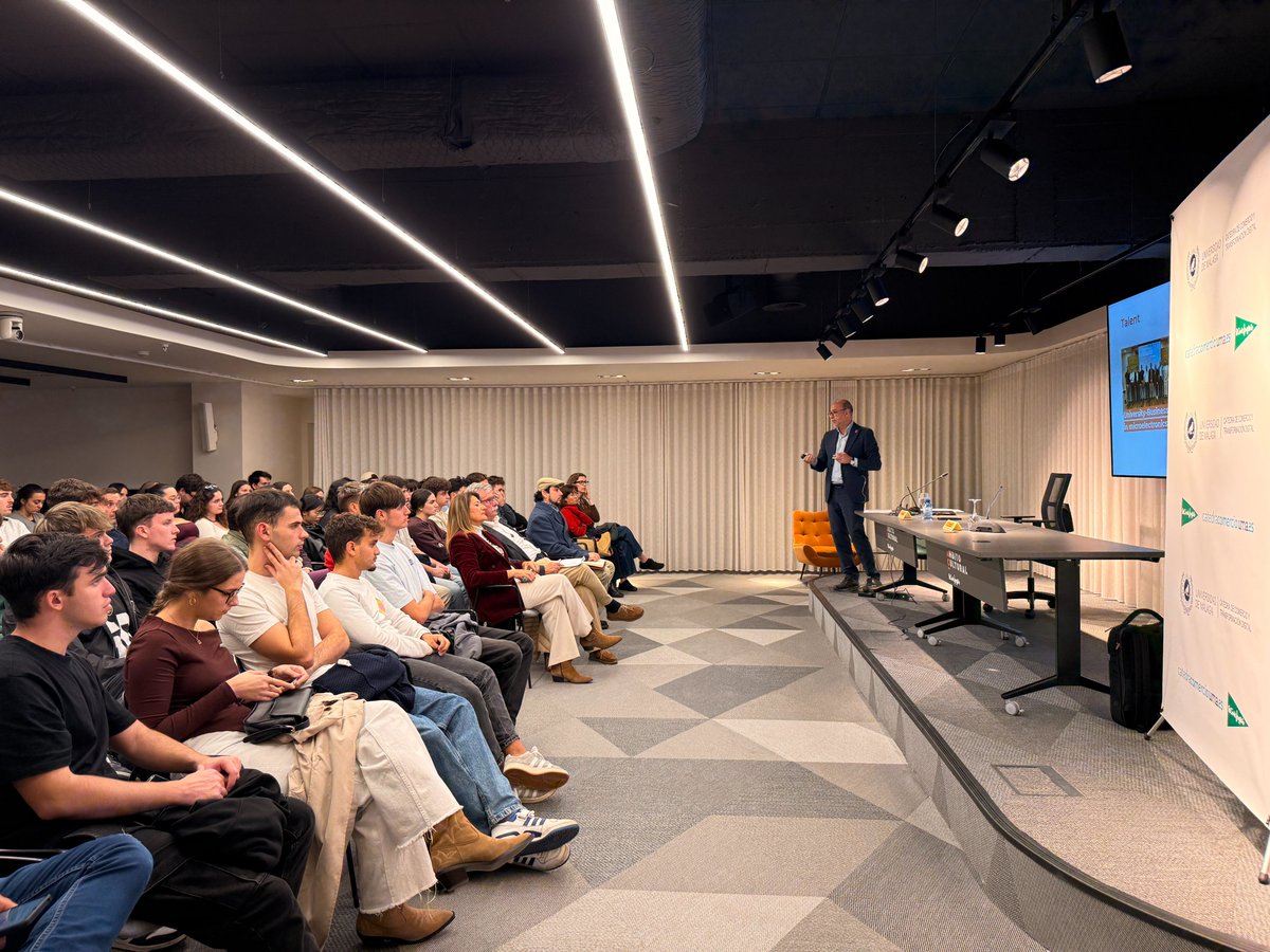 Cátedra de Comercio y Transformación Digital UMA tweet media