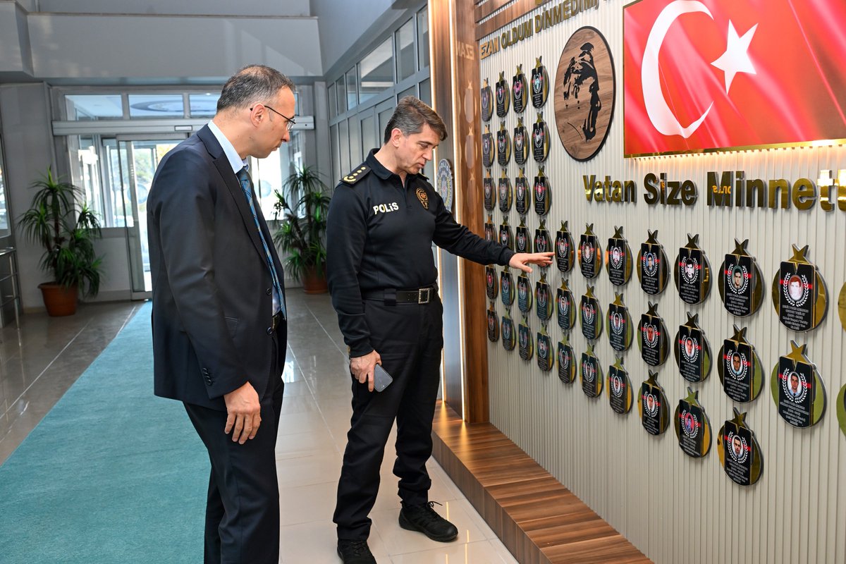 Yozgat Vali Yardımcısı Sayın İdris KOÇ, İl Emniyet Müdürümüz Sayın Necmettin KOÇ'a ziyarette bulundular.

Nazik ziyaretlerinden dolayı kendilerine şükranlarımızı sunarız.
<a href="/YozgatValiligi/">T.C. Yozgat Valiliği</a>