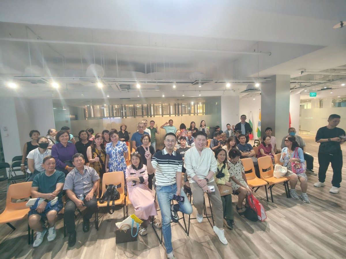 nx_Labs's tweet image. A vibrant day at the Nivex Singapore office 🇸🇬✨

Great seeing Michael Guo @BTV_CN , his COO 
@1cryptosun, and our supporters at the Nivex Singapore office today 🔥 

🥳Appreciate our CMO @Nx_BeckyCai for staying closely involved and pushing the vision forward.

🚀 We aligned on…