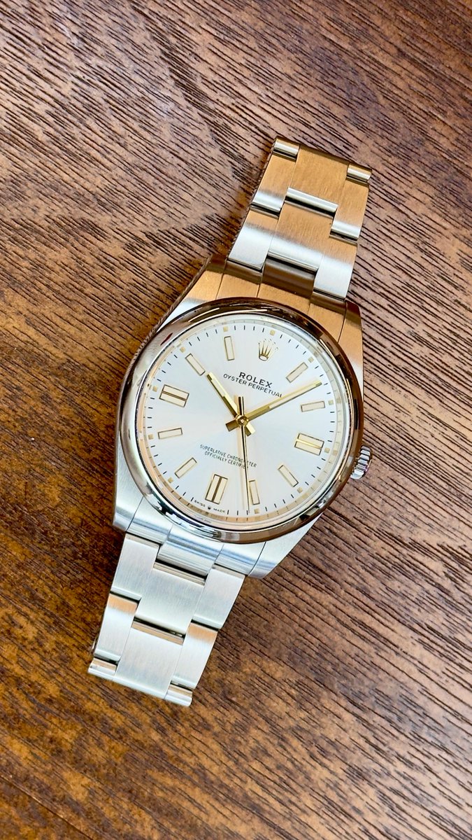 Element_iN_Time's tweet image. Style with a quiet heartbeat 💛
41mm Rolex OP No-Date Silver Dial

elementintime.com/products/41mm-…