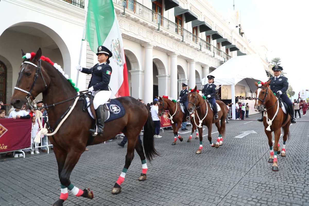 EspejoDelPoder_'s tweet image. Rocío Nahle encabeza su primer Desfile Cívico–Deportivo por el 115 aniversario de la Revolución Mexicana espejodelpoder.com/rocio-nahle-en… vía @EspejoDelPoder_