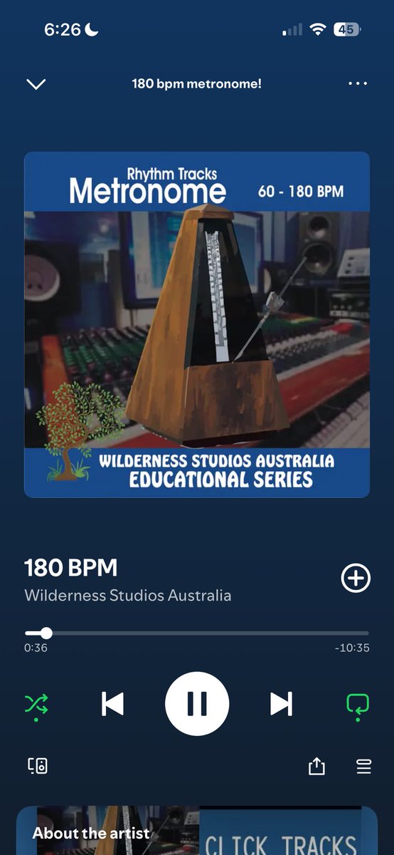 Día 7:

 Esta mañana llovía a cántaros, así que fui antes de cenar. Suelo dar zancadas demasiado largas, así que escucho