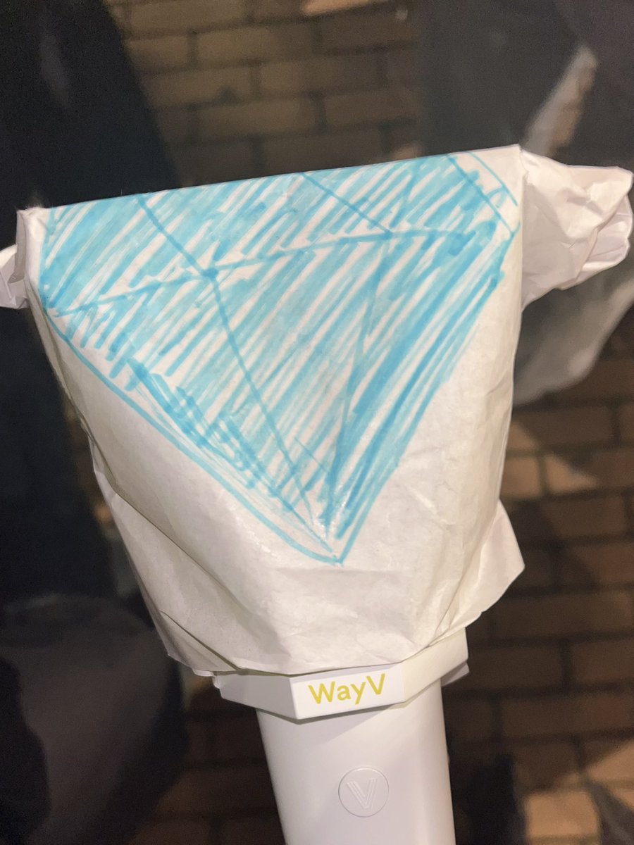 cozysoobs's tweet image. how would they know #ONEW_THE_LIVE_TILBURG