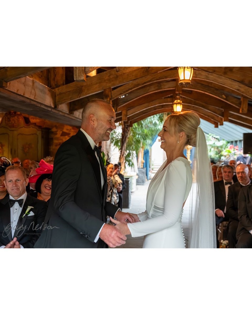 Marry your best friend, such an appropriate reading for Dawn &amp; Mark 🥰This much happiness always 🤍
Thanks to the fab Gary Nelson  for sharing their stunning gallery🤍

#yourdayyourway #newtonhall #autumnwedding #marryyourbestfriend #readingsforweddings #northumberland #perfect