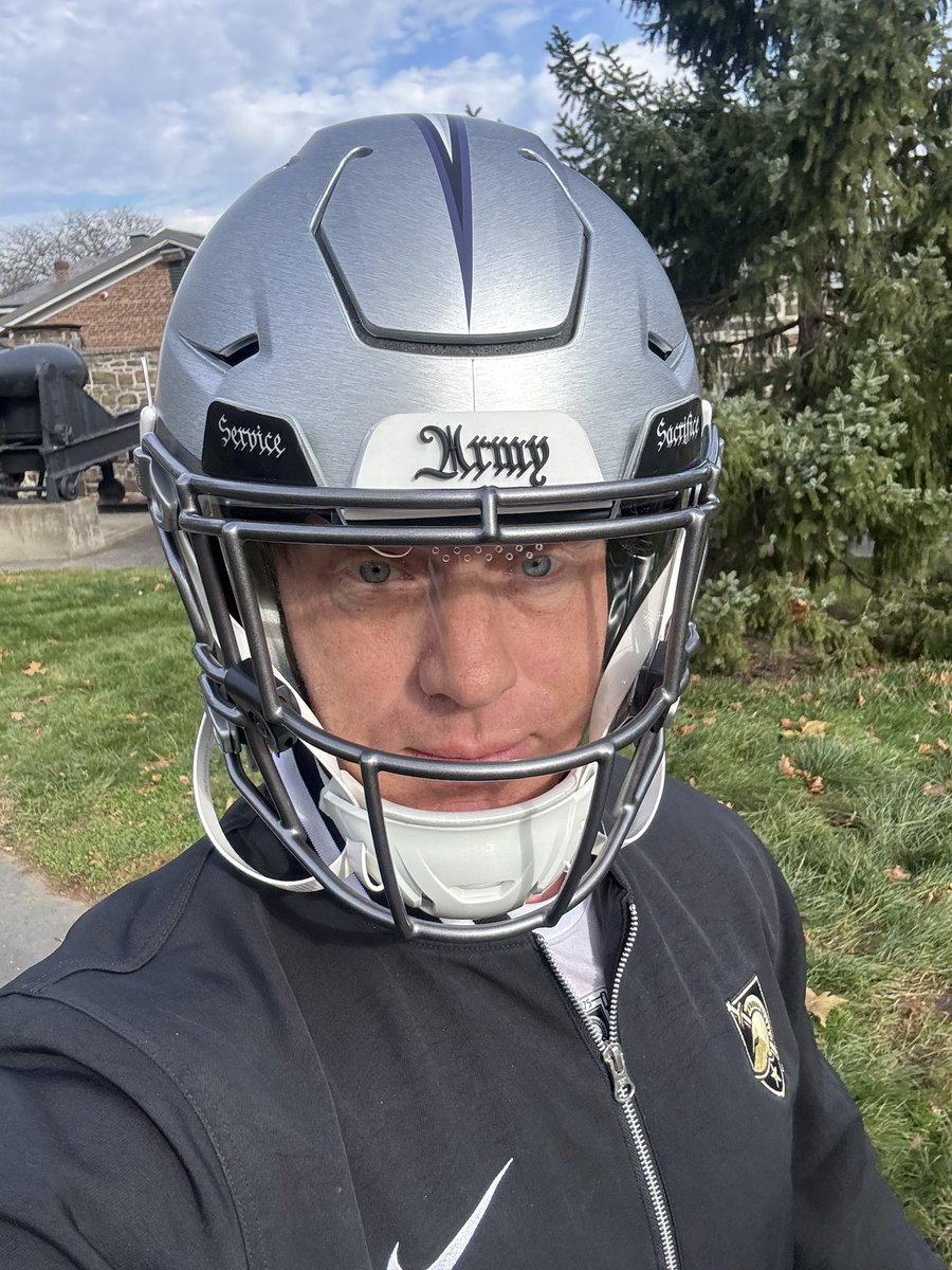 TT_Army_AD's tweet image. Proper uniform when meeting with the Supe 

#GoArmy 🪖🏈