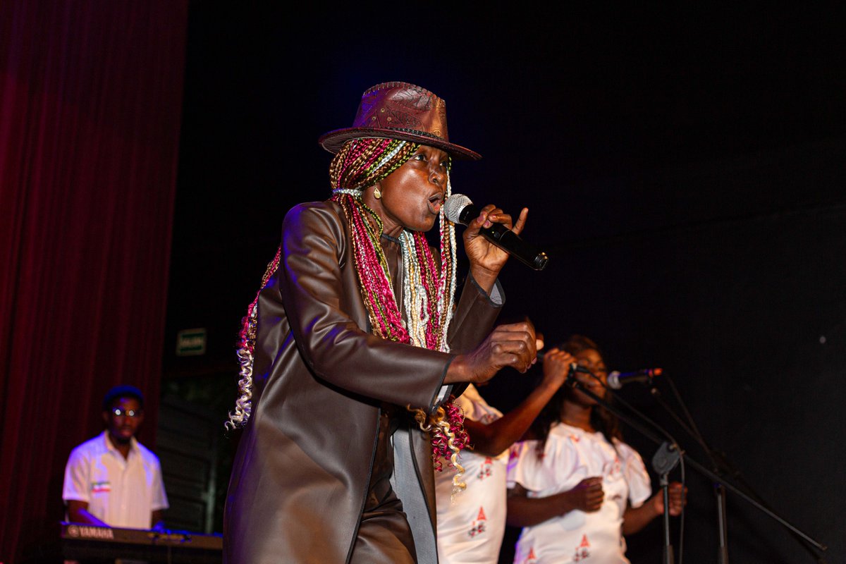 Centro Cultural de España en Bata tweet media