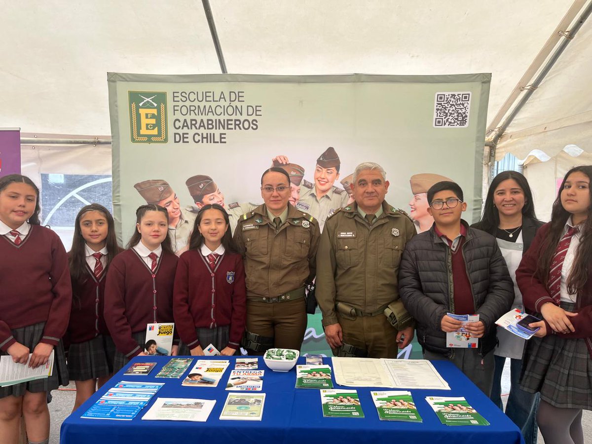 La Oficina de Integración Comunitaria de #Mulchén y Admisión #LosÁngeles participan del Gobierno en Terreno que se desarrolla en la comuna, entregando información sobre postulaciones a la Esfocar, teléfonos de los cuadrantes y la campaña Entrega tu Arma.