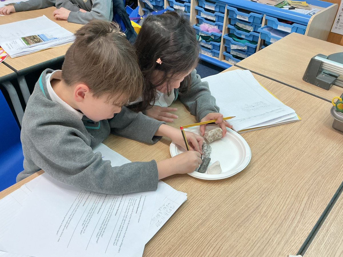 GrosvenorParkPr's tweet photo. Exploring different types of rock in Science today in Class 6… #nametherock 👏🏼👏🏼 https://t.co/fyQngUMiLz
