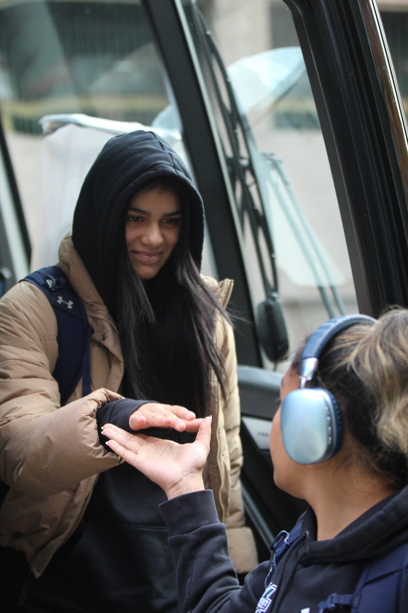 HurstVB's tweet image. Hello, New York!🗽

#RollLakers☘️