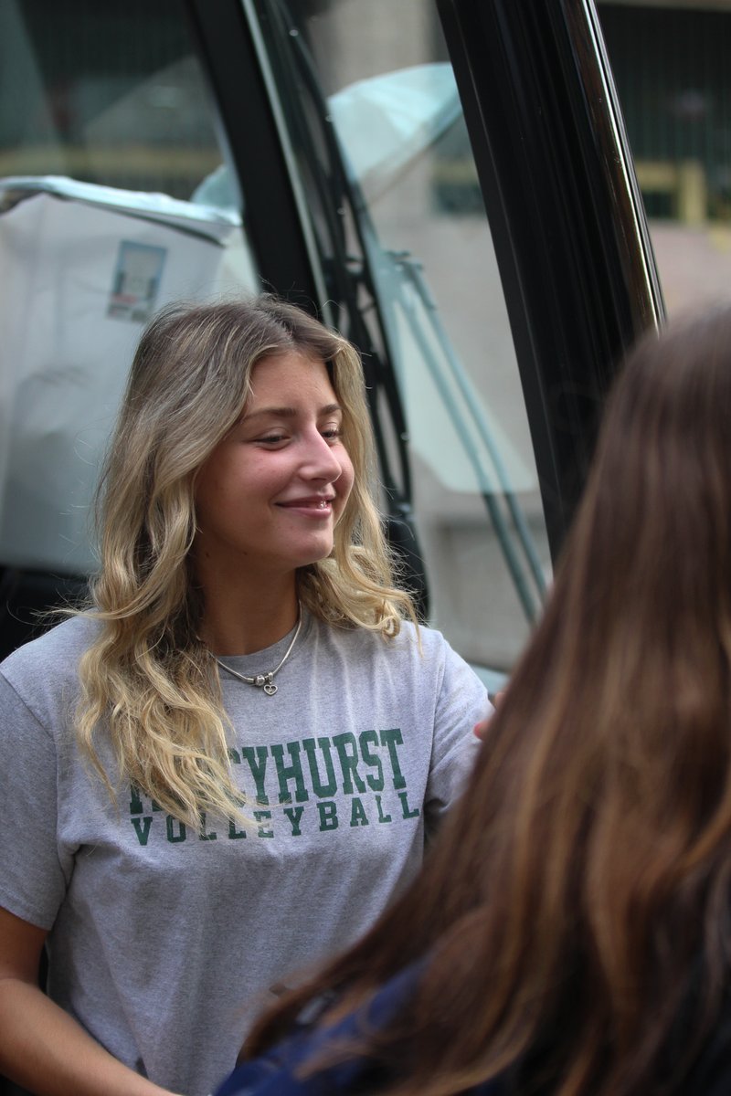 HurstVB's tweet image. Hello, New York!🗽

#RollLakers☘️