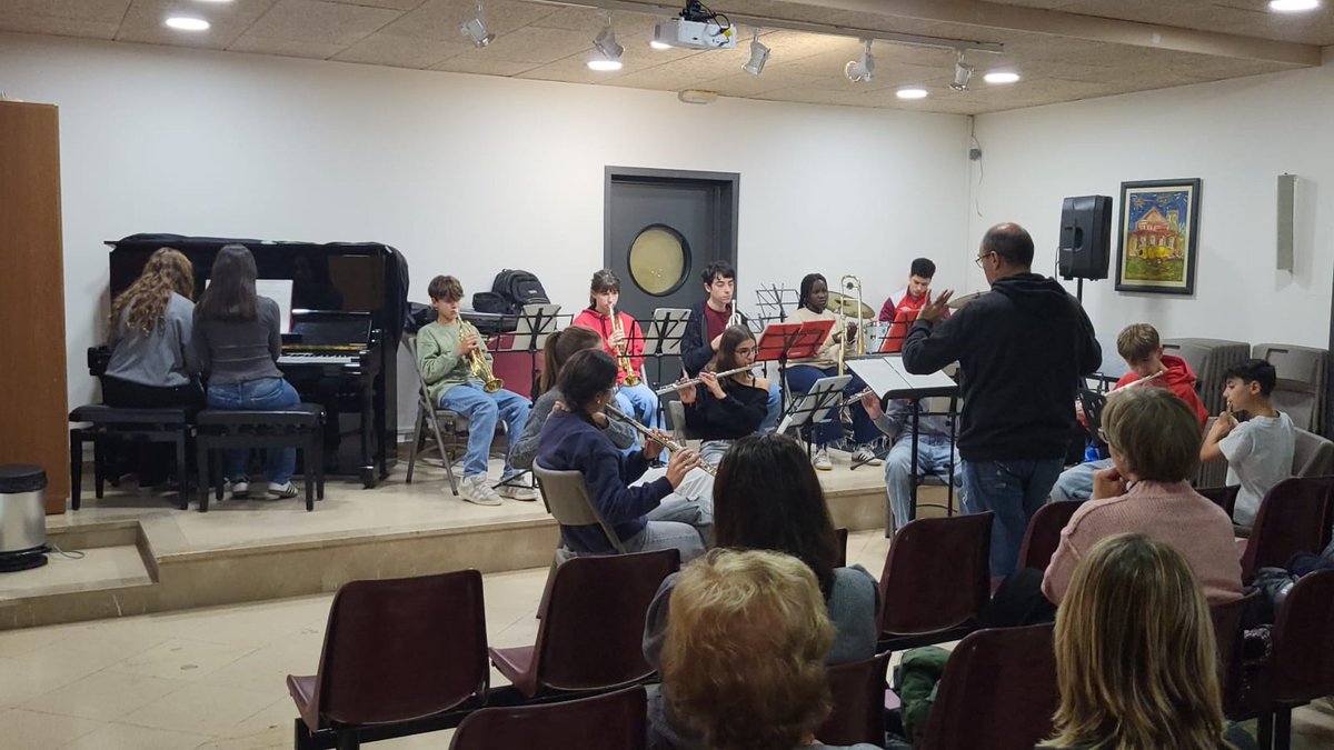 🎼Continuem amb els actes de la Setmana de la Música amb l'assaig obert de la Sansa Banda🎺

#escolademúsica #santsadurní #setmanadelamúsica #santacecília