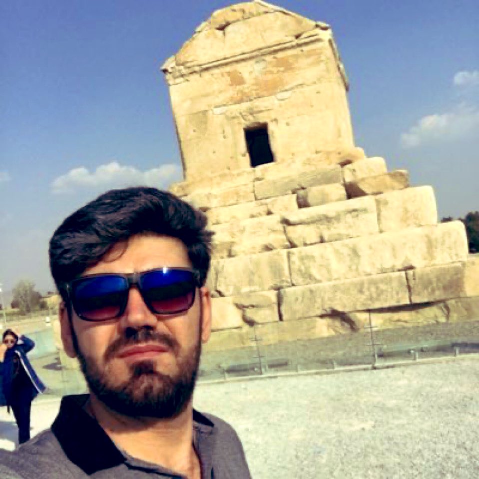 ruzbehan_'s tweet image. یک فعال پادشاهی‌خواه دیگر به نام #کوروش_جلیل در یاسوج امروز صبح در مقابل منزل خود توسط نیروهای امنیتی دستگیر شد.