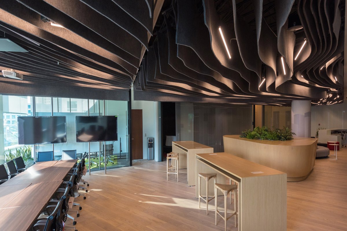 workplus_MX's tweet image. Cushman &amp;amp; Wakefield cuenta con espacios bien distribuidos que ofrecen comodidad, conexión y fluidez, logrando una eficiencia laboral integral.