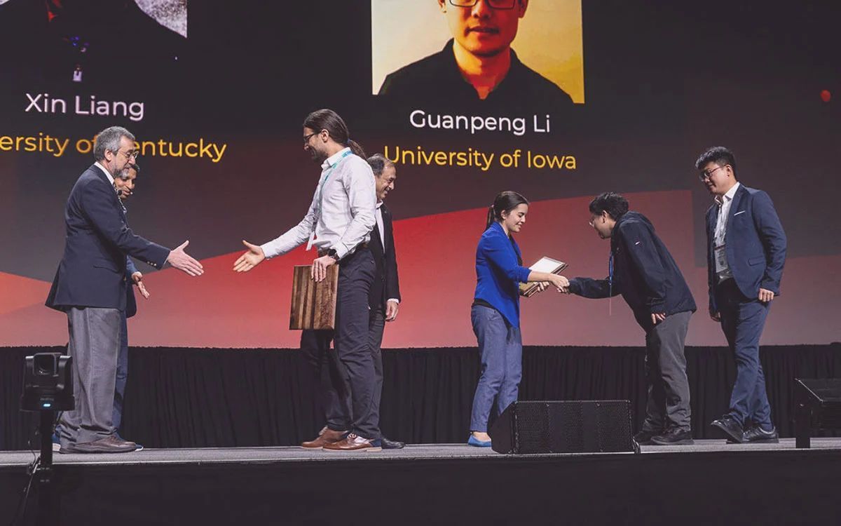 Supercomputing's tweet image. It&apos;s time for the #SC25 Awards!  Come see us recognise the best of 2025 online and in the America&apos;s Ballroom from 12:45 PM CT. sc25.supercomputing.org/program/awards/