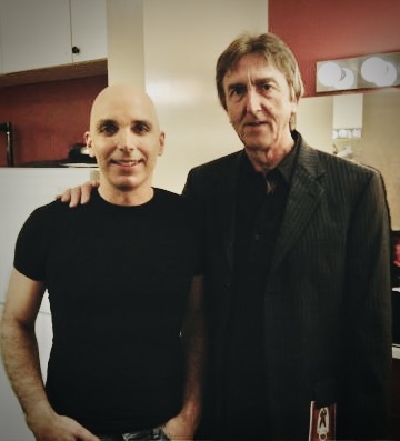chickenfootjoe's tweet image. Me and Alan Holdsworth backstage in ’08. Alan was a true musical genius. The first time I saw him play was in the early ’70’s at a small club on Long Island called My Father’s Place. He was with the Tony Williams New Lifetime Band. It was a life-changing show for me. Alan played…