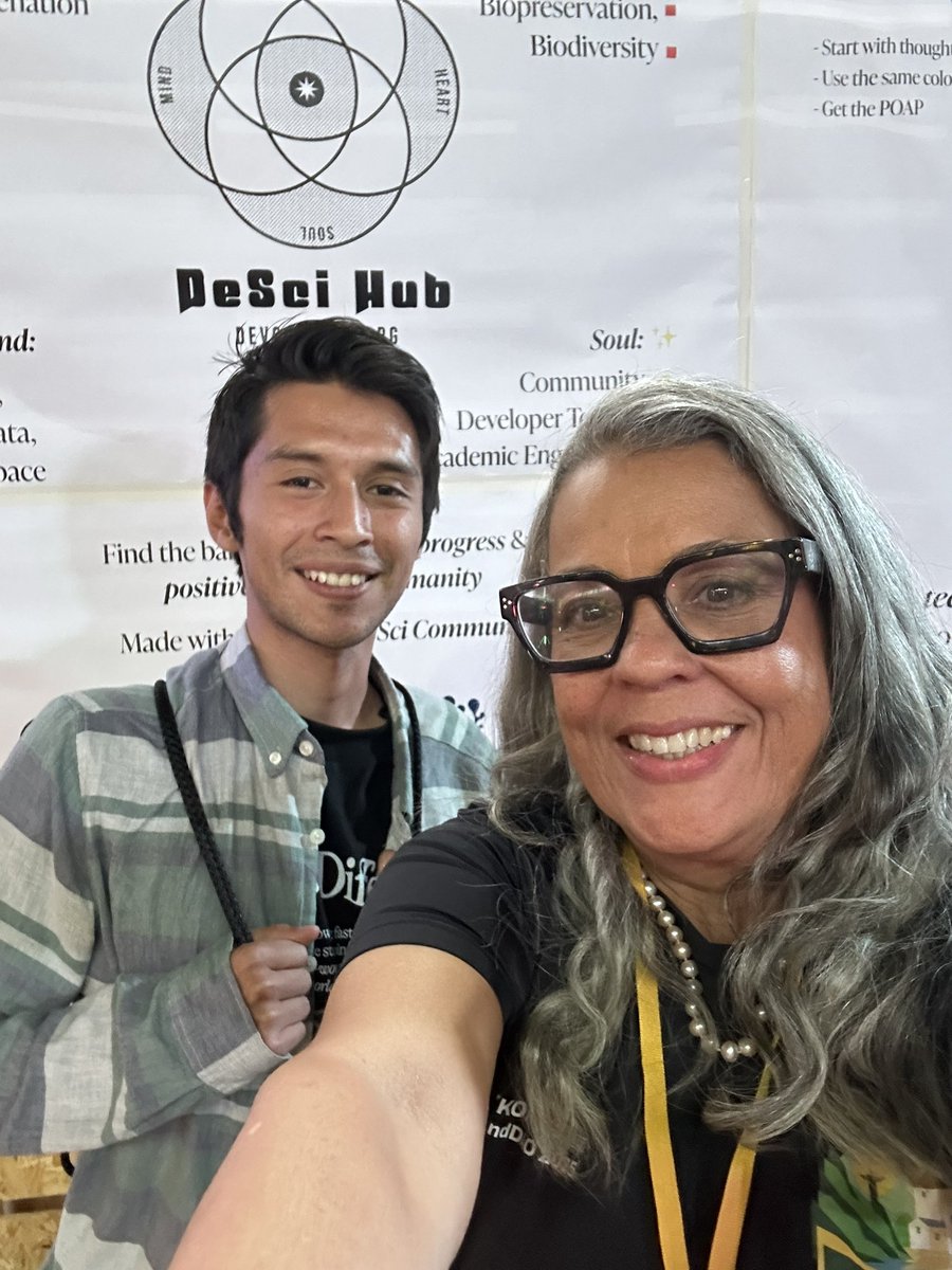 mariafreitasPhD's tweet image. Meeting @0x_NFT 🇬🇹 IRL at the #DeSci Hub in @EFDevcon  2025 🤓