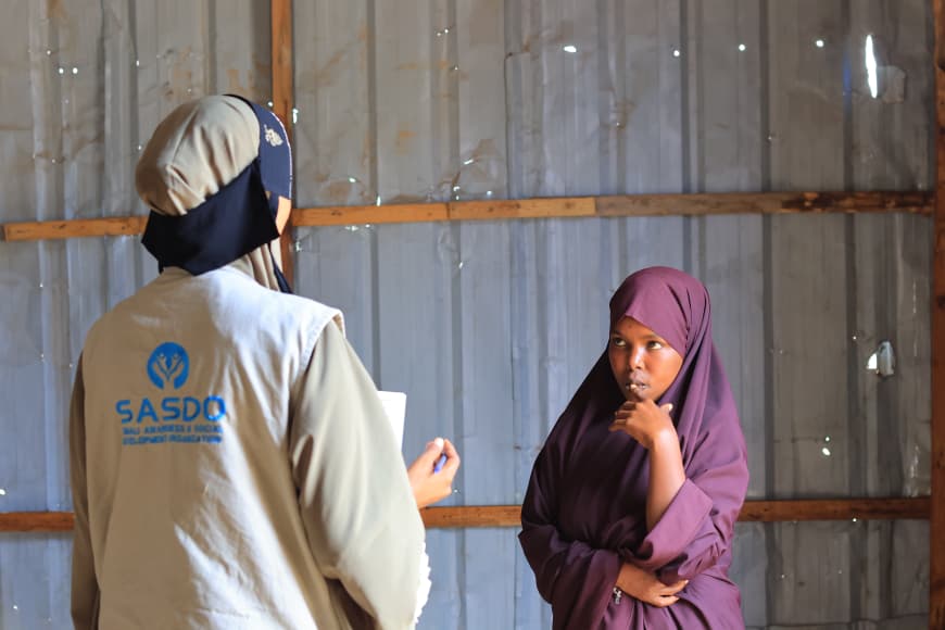 Sasdosom's tweet image. SASDO proudly concluded a one-day GBV Awareness Campaign across the Afgoye Corridor (Ceelasha, Saddex Buurood &amp;amp; Hawa Abdi).
Women, Girls &amp;amp; IDPs joined to promote prevention, protection &amp;amp; safe reporting.
#SASDO #GBVAwareness #EndGBV #Protection @unicefsomalia @GPtoEndFGM