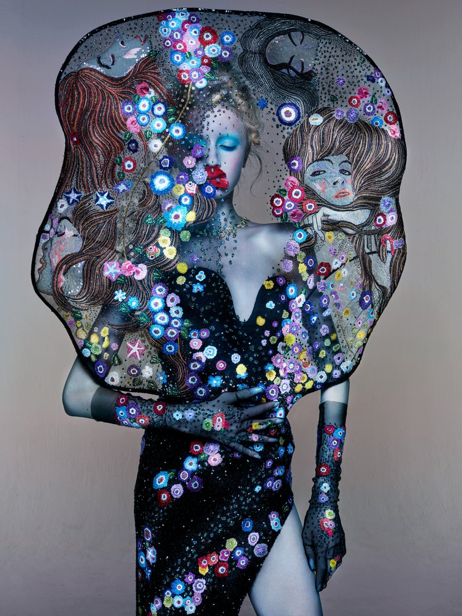 vmagazine's tweet image. Following a debut runway season worthy of a modern fairytale, fashion’s newest muse, Kai Schreiber, steps into the spotlight adorned in Winter 2025’s most enchanting couture looks—captured by Nick Knight and styled by Anna Trevelyan for our new V157 Winter issue.

See the full…