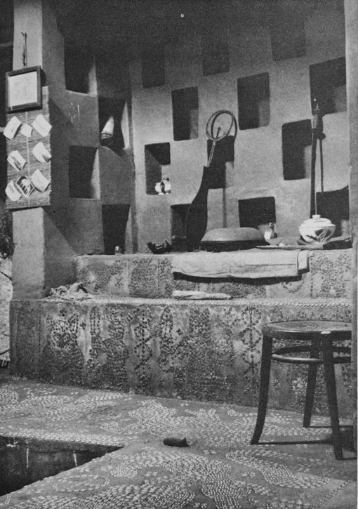 Edocentric_'s tweet image. Benin Architecture - A crucial part of the Benin Architecture is the various altars that exist in the home. Altar to one's departed parents, Altar to the hand, head, and destiny. 
The 1908-1937 Altar is a clear illustration of the high-quality and highskilled craftsmanship the…