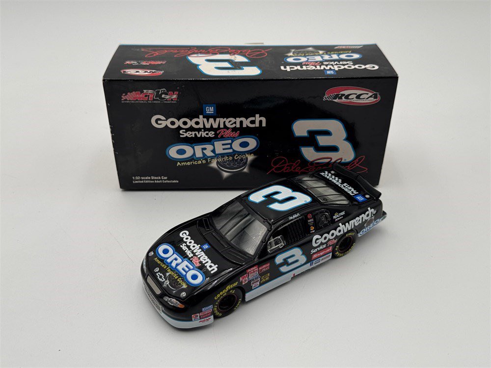 diecast_b's tweet photo. Reminder about our Auctions ending at 3:00 EST! 80 Items total. Some HTF Pieces and good deals both to be had!

Bid Here: https://t.co/IMWZ2ZBa4U https://t.co/nedyfzaSOZ