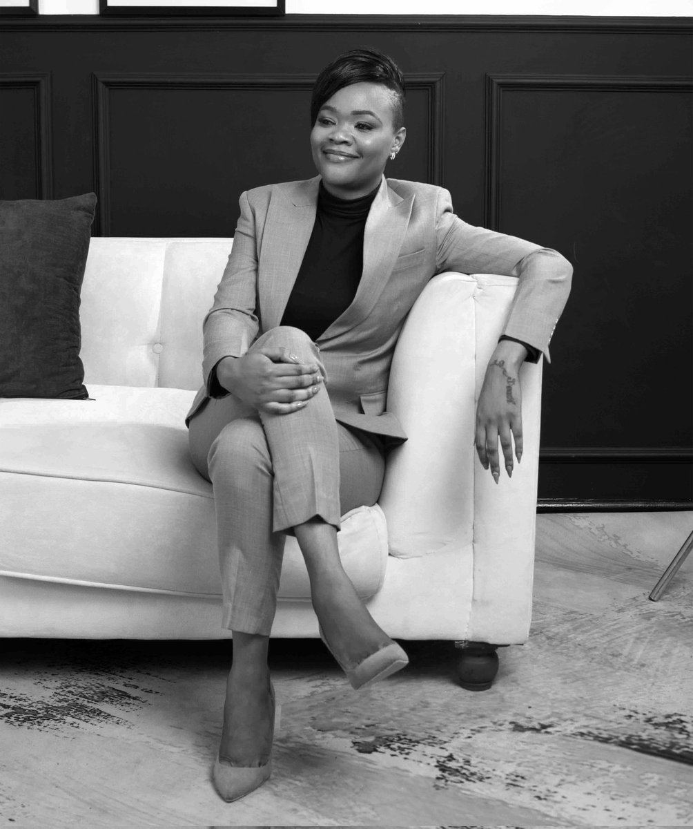 It's Woman Rep, not "WOMEN REP"

Woman MP, aka Female Legislator 

Representating a county 

Her work is not Representating women. Fucking misogynistic, ignorant roaches 

It's speaking for the vulnerable, regardless of gender

I am not vying for Women. I'm vying for Nairobians