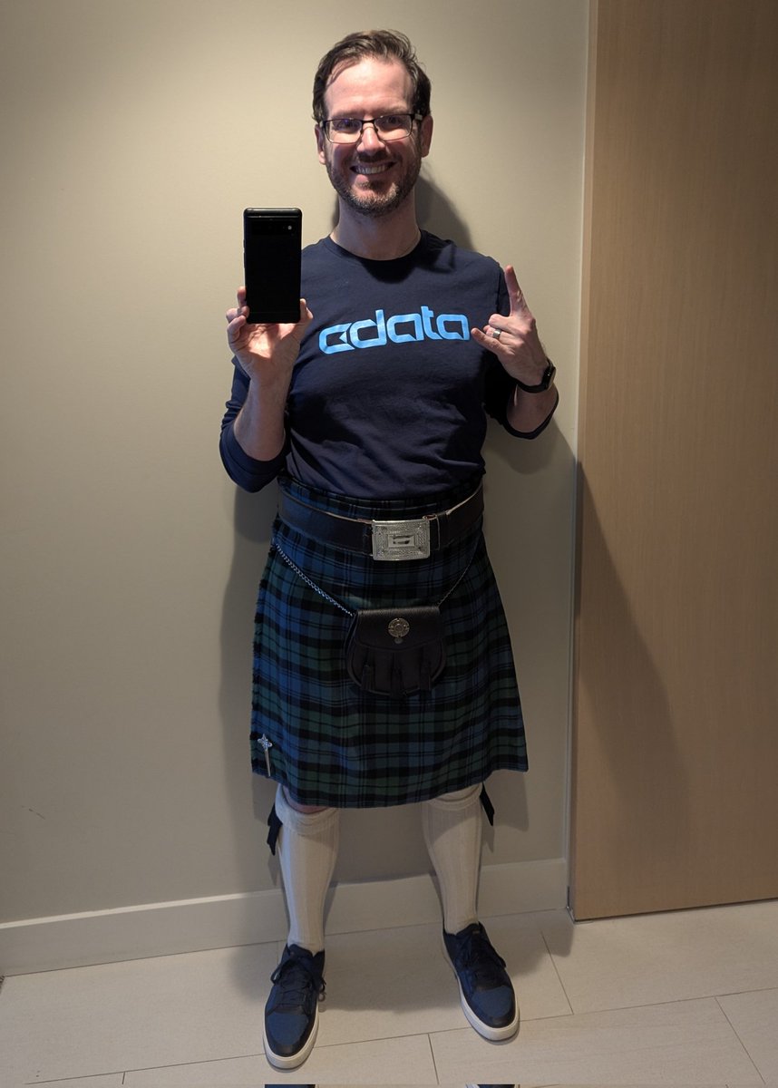 jeRodimusPrime's tweet image. 🎵Kilt. Sporran. Shirt-from-CData.🎵
Fit check for my #SQL era!

Happy to support #WomenInTech while representing @cdatasoftware on #SQLKilt day at @PASSDataSummit!