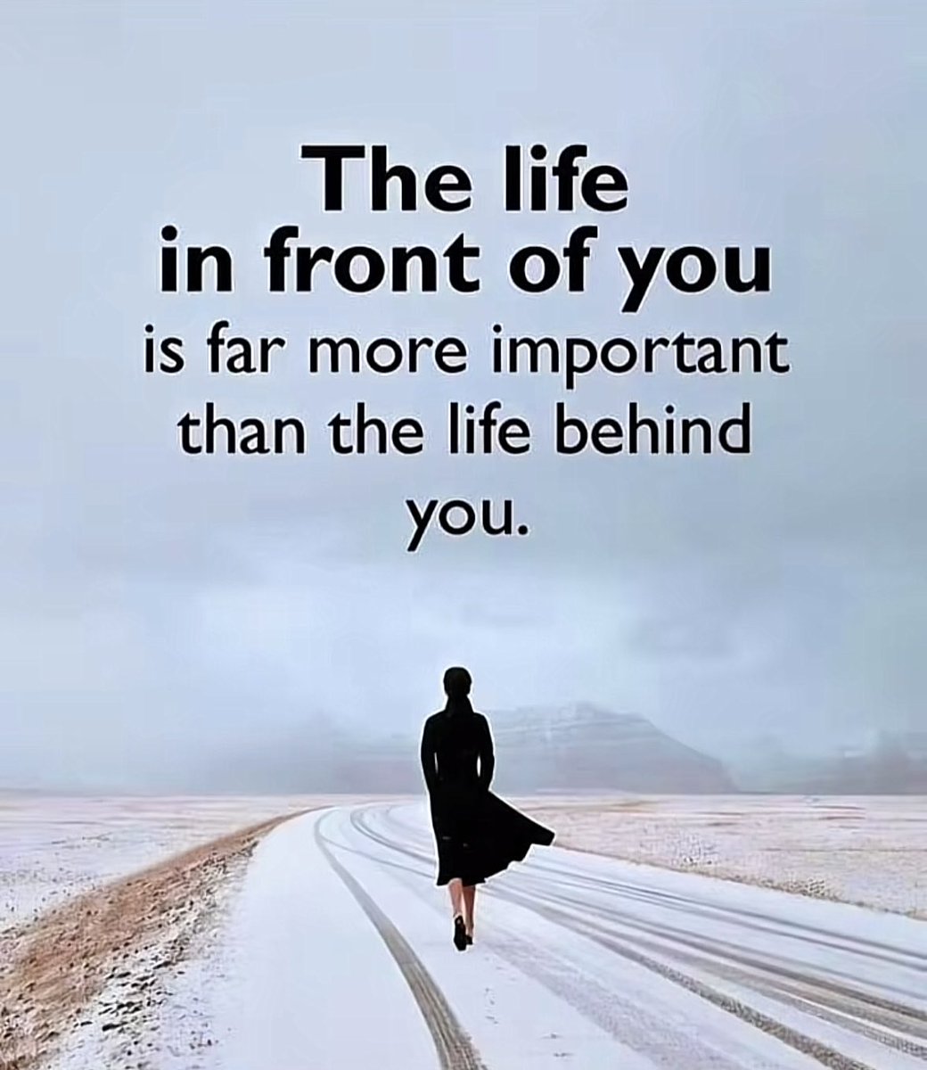 Helen86069097's tweet image. For everyone who need a reminder….think positive leave the past where it belongs and be excited for what the future may hold 🥰 #thoughts