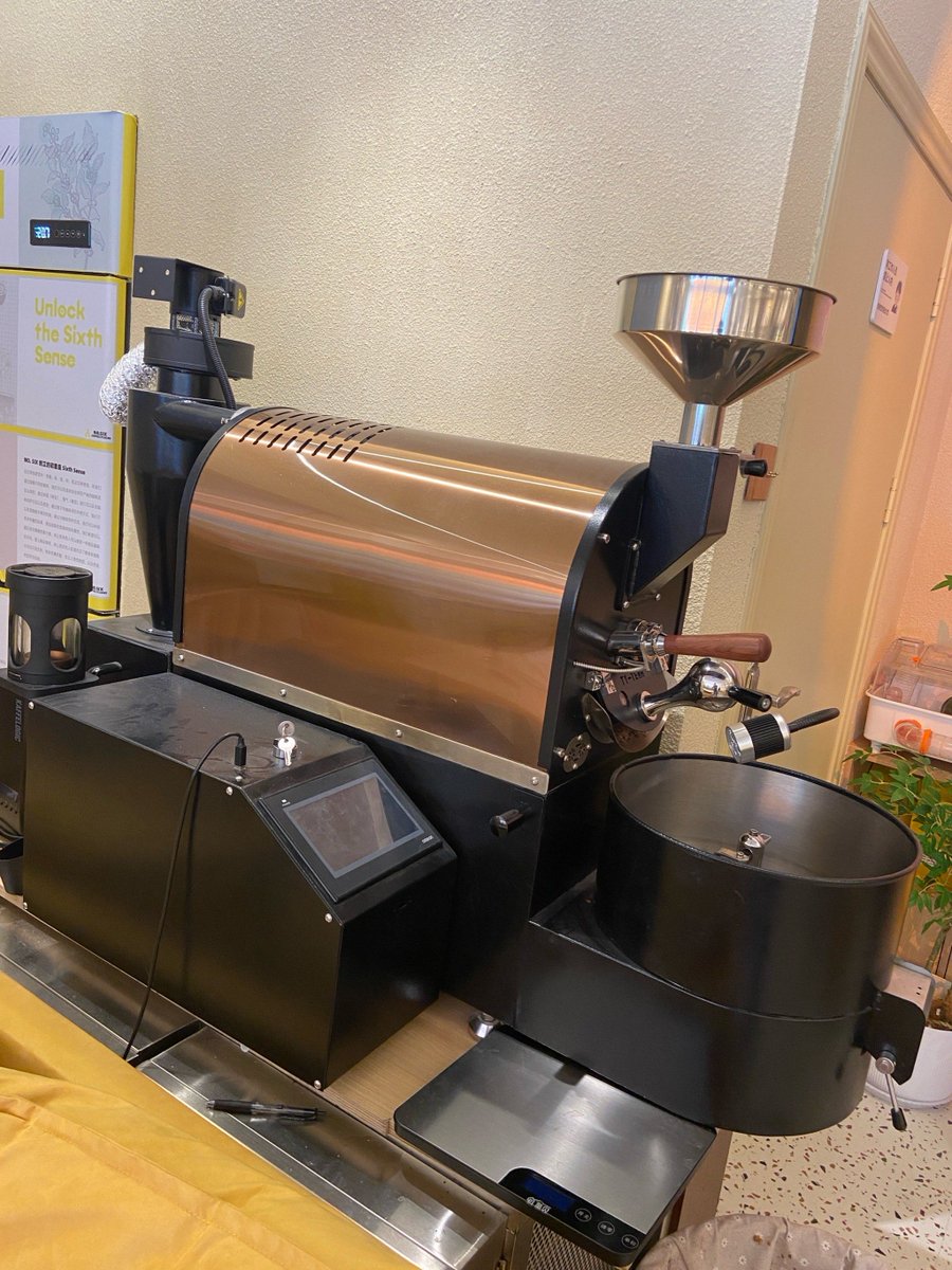 jmgcdcc's tweet image. 友達とカフェでコーヒーを飲みます