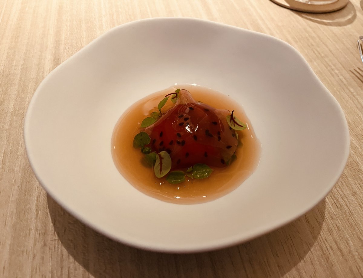 MichelinGuideUK's tweet image. An elegant dinner at La Dame de Pic @AnneSophiePic

#MICHELINStar #Dubai 

guide.michelin.com/gb/en/dubai-em…