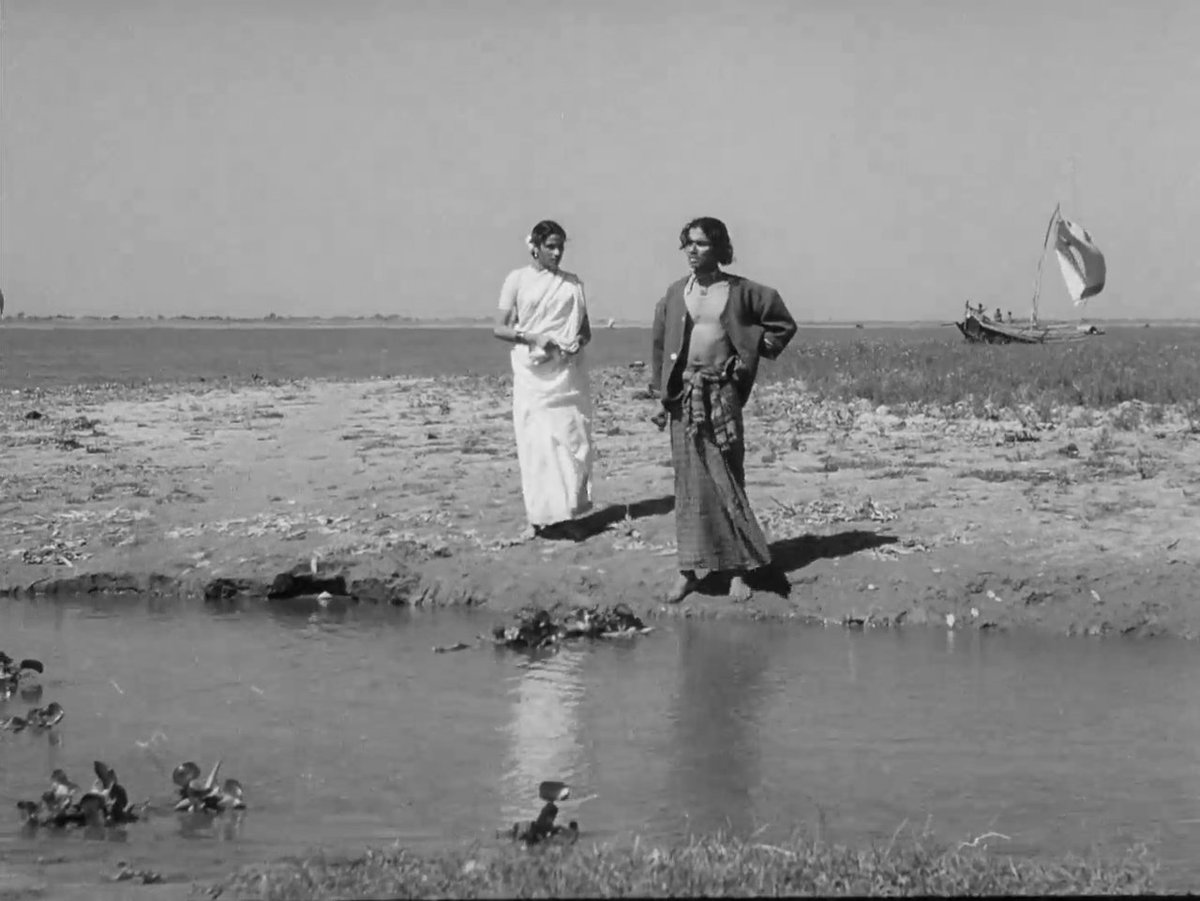 on faiz ahmad faiz's  41st death anniversary, sharing the banned socialist film written by faiz and  directed by a.j. kardar.  jago hua savera (1959) based on the struggles of fisherfolk of east bengal was an adaptation of bengali novel "padma nadir majhi" 
by manik bandopadhyay