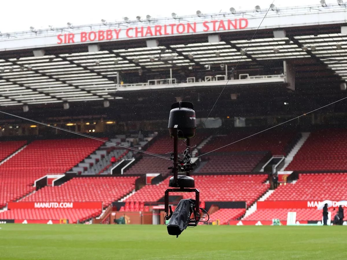 StretfordPaddck's tweet image. 🗓️ Manchester United&apos;s confirmed early 2026 fixtures:

Leeds (A) - Sat 4th Jan, 12:30
Burnley (A) - Wed 7th Jan, 20:15
Man City (H) - Sat 17th Jan, 12:30
Arsenal (A) - Sun 25th Jan, 16:30
Fulham (H) - Sun 1st Feb, 14:00

#MUFC